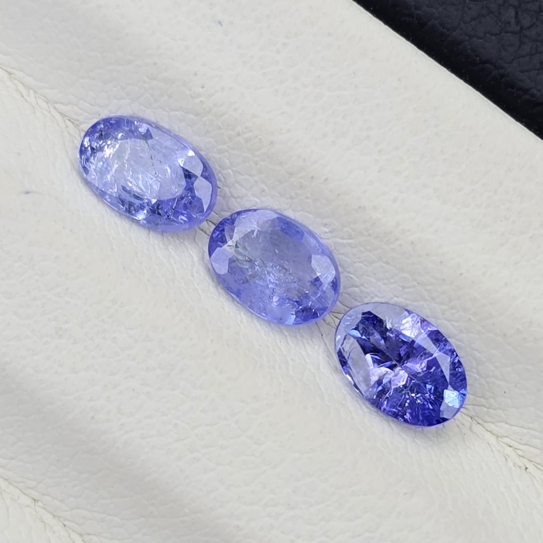 1.32 Ct Natural Tanzanite Oval Set: Gemstones: Natural Tanzanite /Carat Weights: 1.32 ct /Size or Dimensions: 6 X 4 mm Approx /Origin : Tanzania