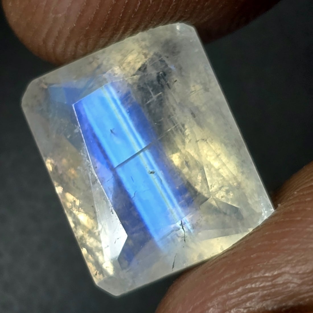 3.78 Ct Natural Royal Blue Moonstone Cut: Gemstones: Natural Blue Moonstone /Carat Weights: 3.78 Ct /Size or Dimensions: 11 X 9 X 5.30 mm