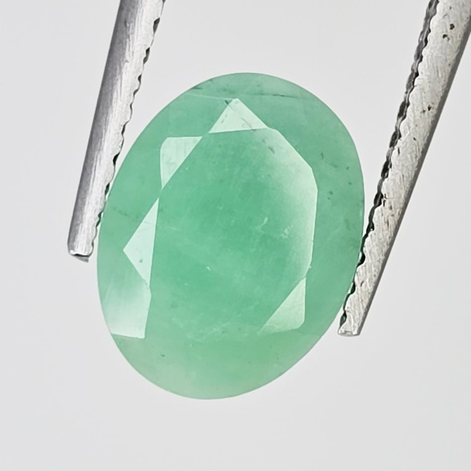 1.82 ct Natural Sakota Emerald: Gemstones: Natural Sakota Emerald /Carat Weights: 1.82 ct /Size or Dimensions: 9 X 7 X 5 mm Approx /Origin : Brazil