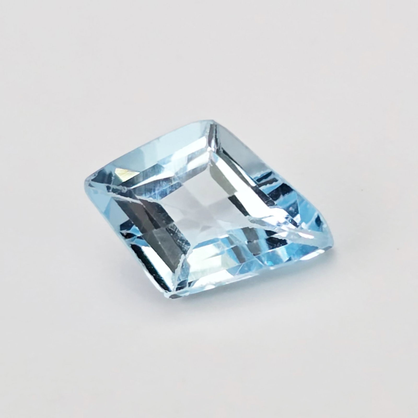 1.10 ct Natural Blue Topaz: Gemstones: Natural Blue Topaz /Carat Weights: 1.10 ct /Size or Dimensions: 8.50 X 6 X 3.70 mm /Treatment: Irradiated