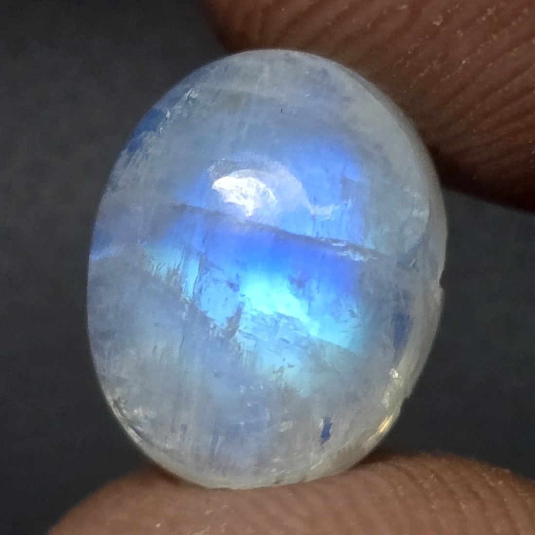 3.78 Ct Natural Royal Blue Moonstone: Gemstones: Natural Blue Moonstone /Carat Weights: 3.78 Ct /Size or Dimensions: 10 X 8 mm