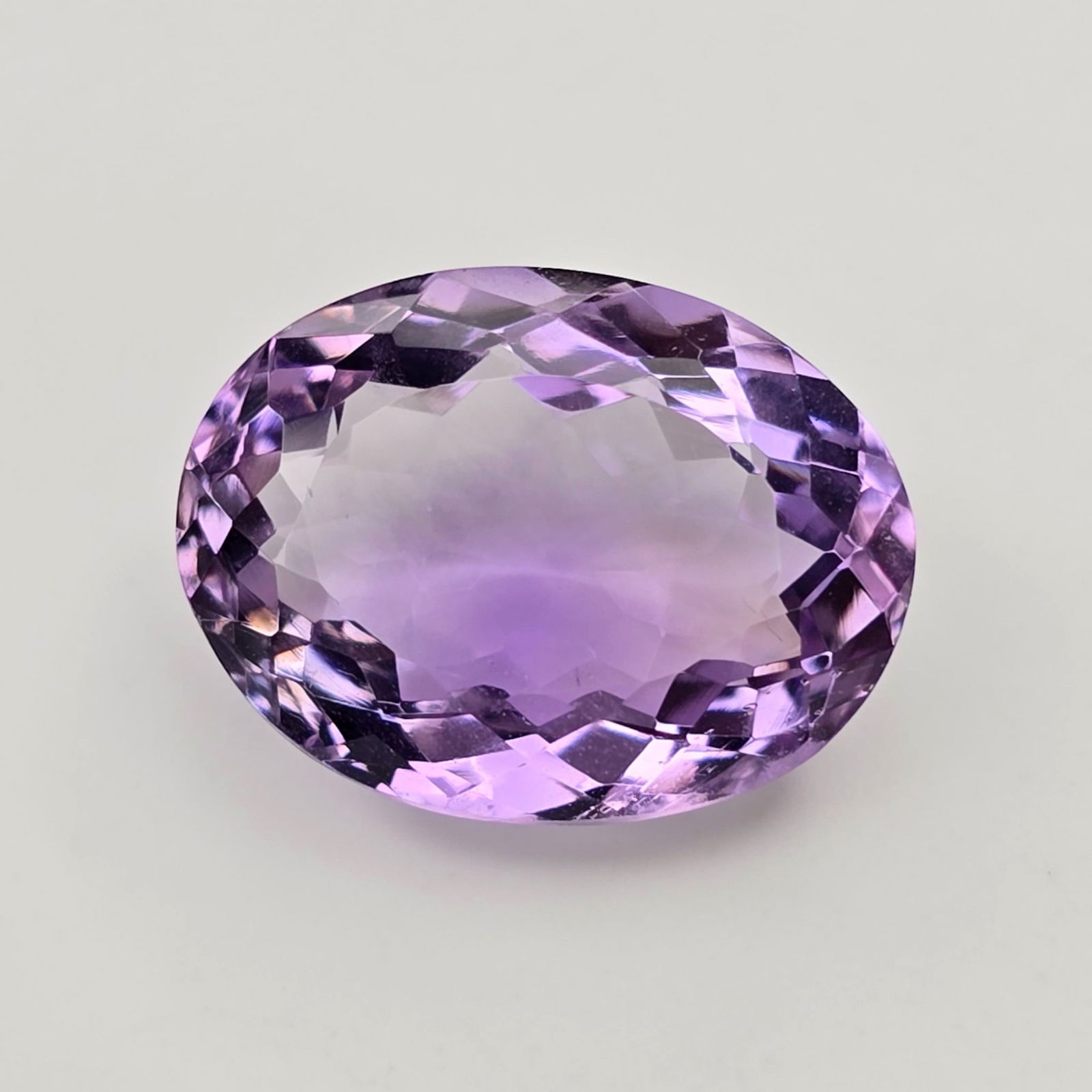 8.33 ct "Top Quality" Brazilian Natural Purple Amethyst: Gemstones: Natural Brazil Amethyst /Carat Weights: 8.33 ct /Size or Dimensions: 15.80 X 13.80 X 7.30 mm /Origin : Brazil