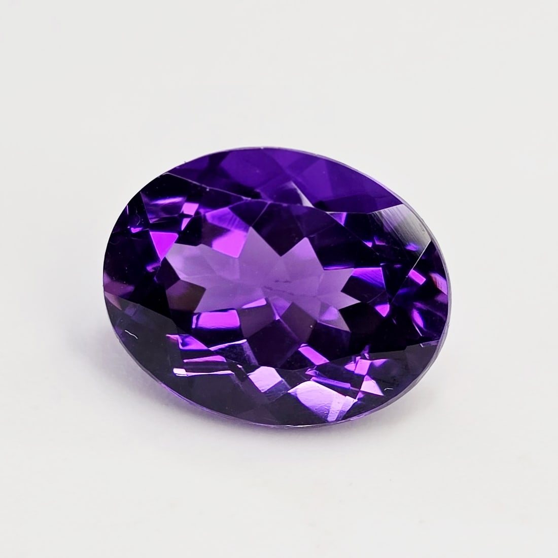 5.95 ct "Top Quality" Natural Deep Purple African Amethyst: Gemstones: Natural African Amethyst /Carat Weights: 5.95 ct /Size or Dimensions: 13.40 X 10.50 X 7.70 MM Appprox/ Origin : Africa
