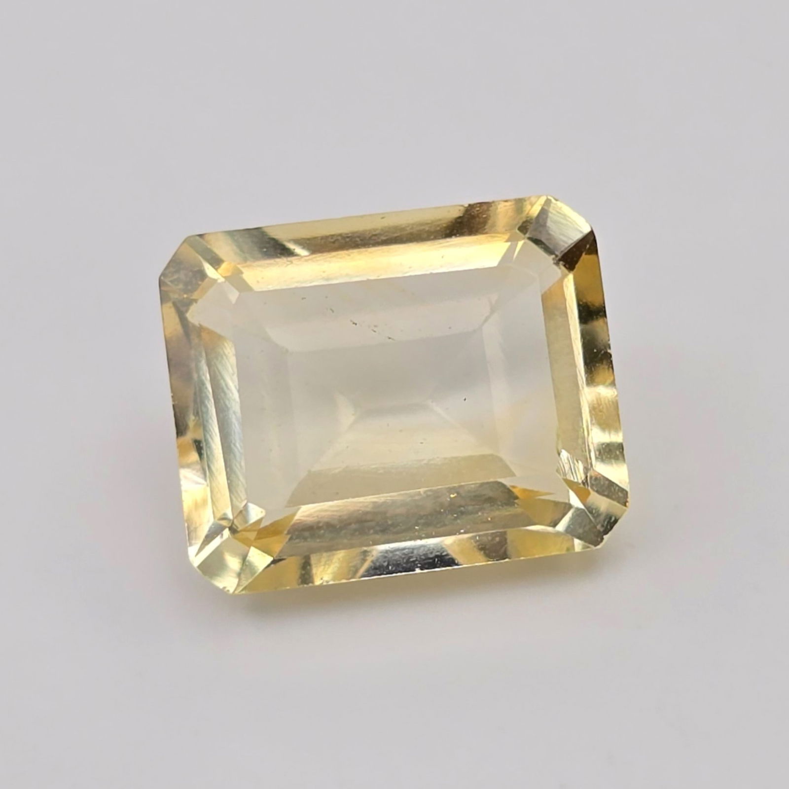 3.98 ct "Top Qulaity" Natural Yellow Mystic Quartz: Gemstones: Natural Mystic Quartz /Carat Weights: 3.98 ct /Size or Dimensions: 11 X 9 X 5.50 mm Approx /Treatment: Coated