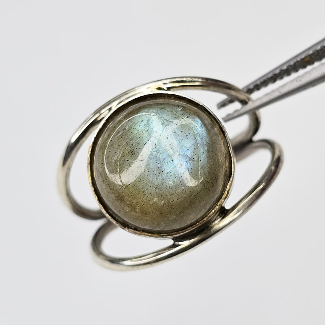 23 ct Sterling Silver Labradorite Ring (1 of 3)