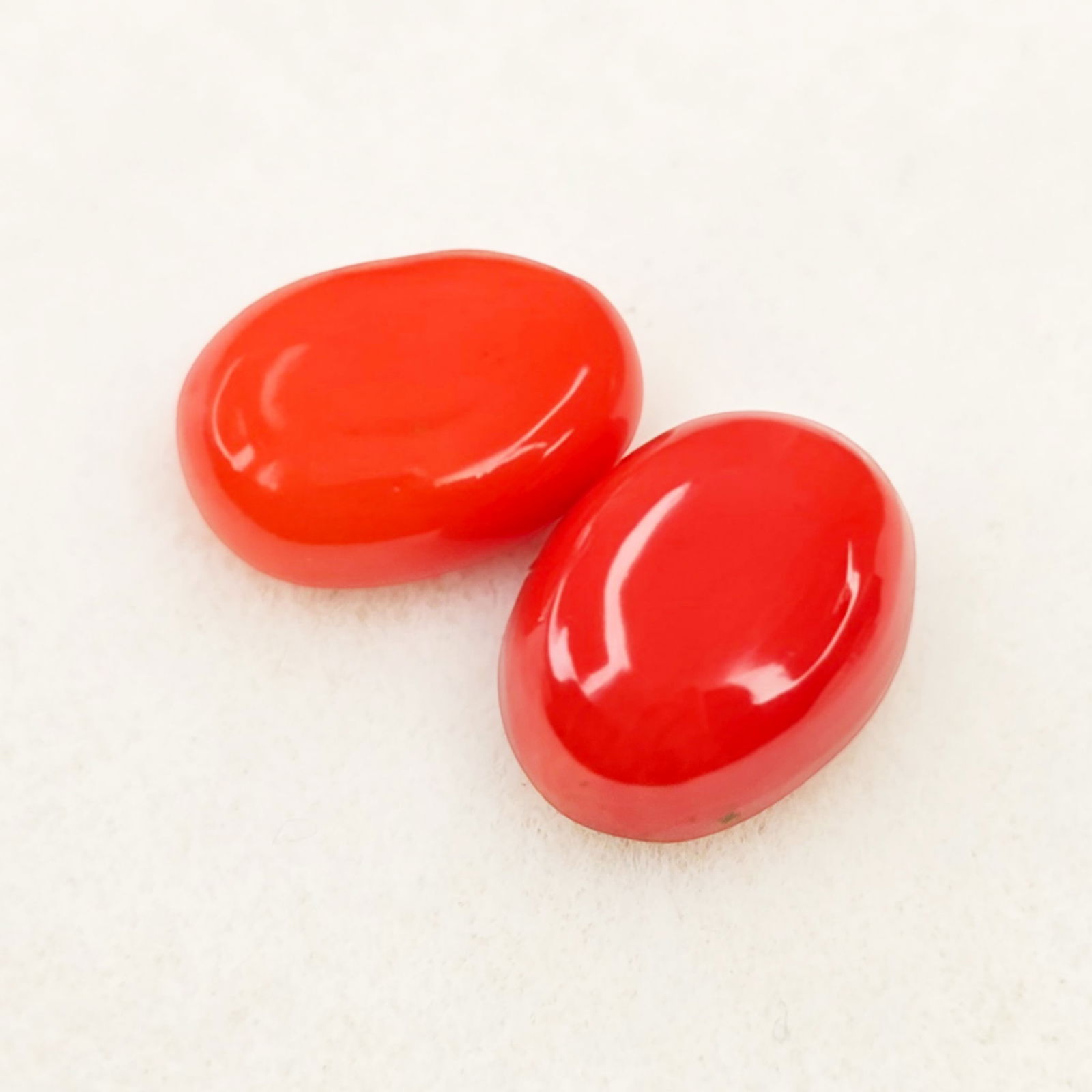 2.40 ct Natural Red Coral Oval Pair: Gemstones: Natural Red Coral /Carat Weights: 2.40 ct /Size or Dimensions: 8 X 6 mm