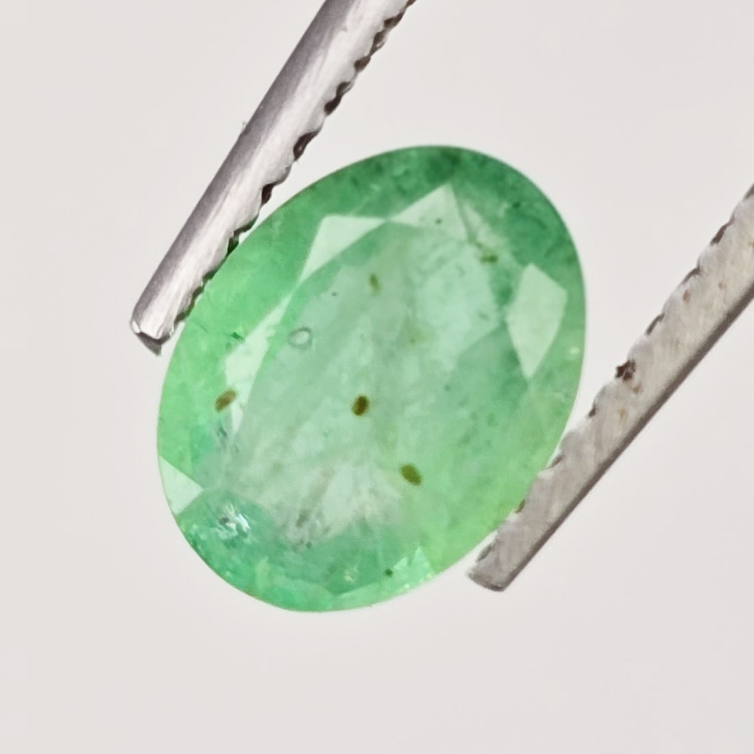 1.04 ct Natural Zambian Emerald: Gemstones: Natural Emerald /Carat Weights: 1.04 ct /Size or Dimensions: 7.50 X 5.80 X 3.70 mm Approx /Treatment : Colorless Oil
