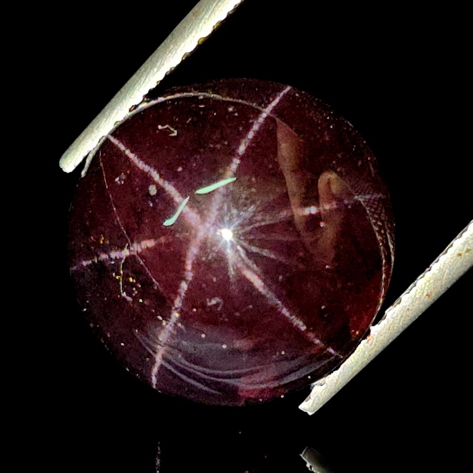 12.65 Ct Unheated Natural Star Garnet: Gemstones: Natural Star Garnet /Carat Weights: 12.65 ct /Size or Dimensions: 12.90 X 12.90 X 6.80 mm /Treatment: None