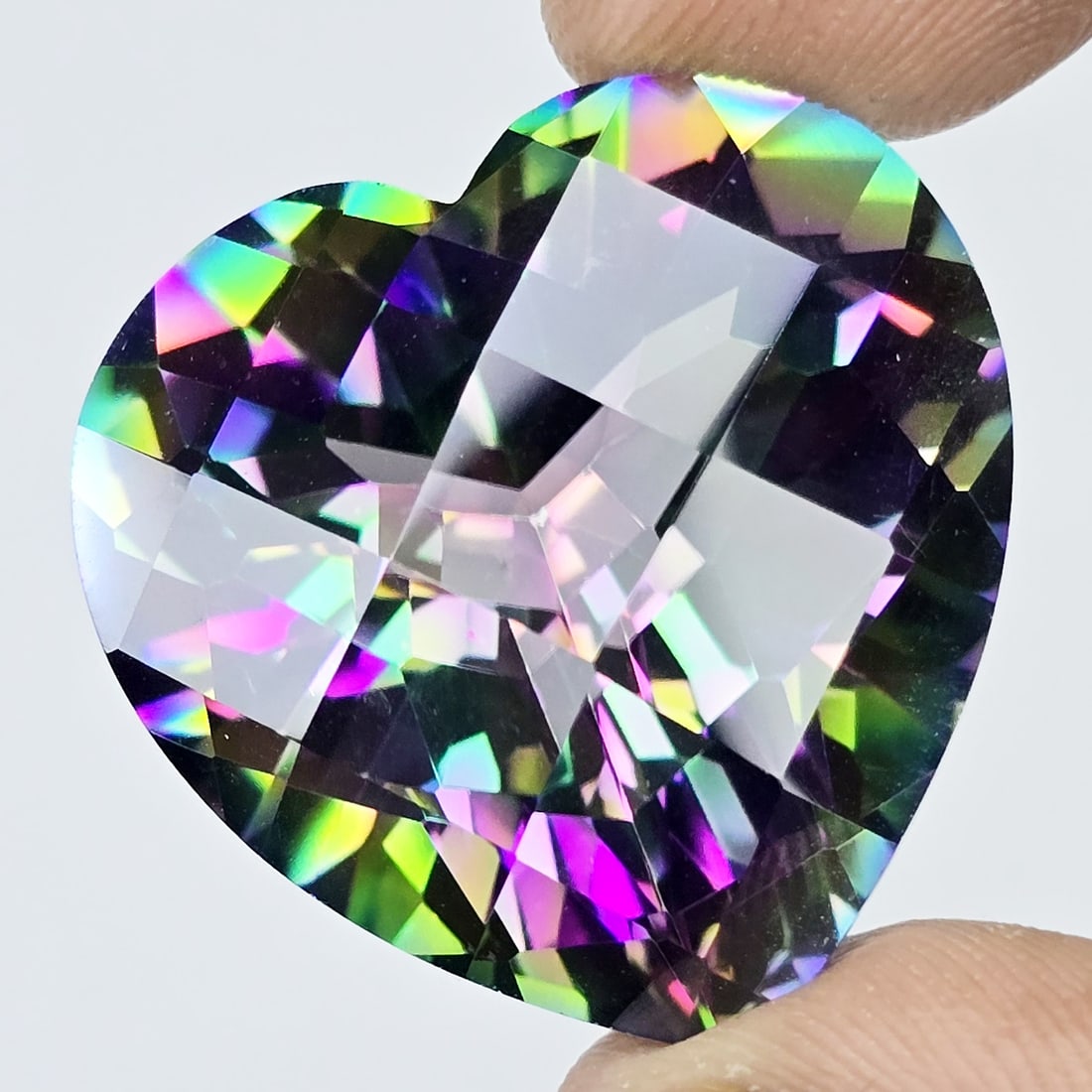 60.72 ct "Top Qulaity" Natural Rainbow Mystic Quartz: Gemstones: Natural Mystic Quartz /Carat Weights: 60.72 ct /Size or Dimensions: 26 X 26 X 18 mm /Treatment: Coated