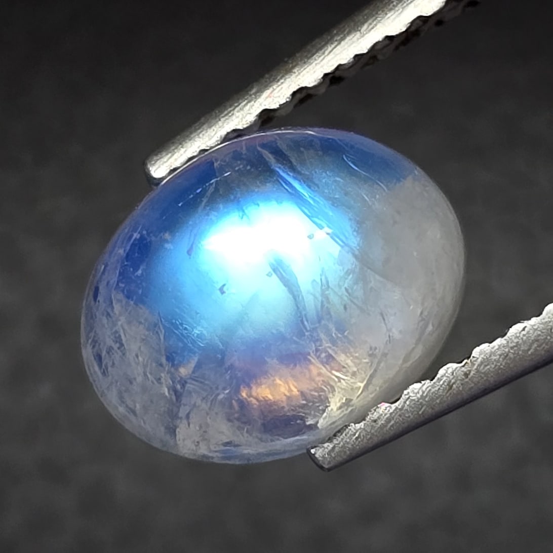 1.93 Ct Natural Royal Blue Moonstone: Gemstones: Natural Blue Moonstone /Carat Weights: 1.93 Ct /Size or Dimensions: 8.70 X 6.70 X 4.50 mm