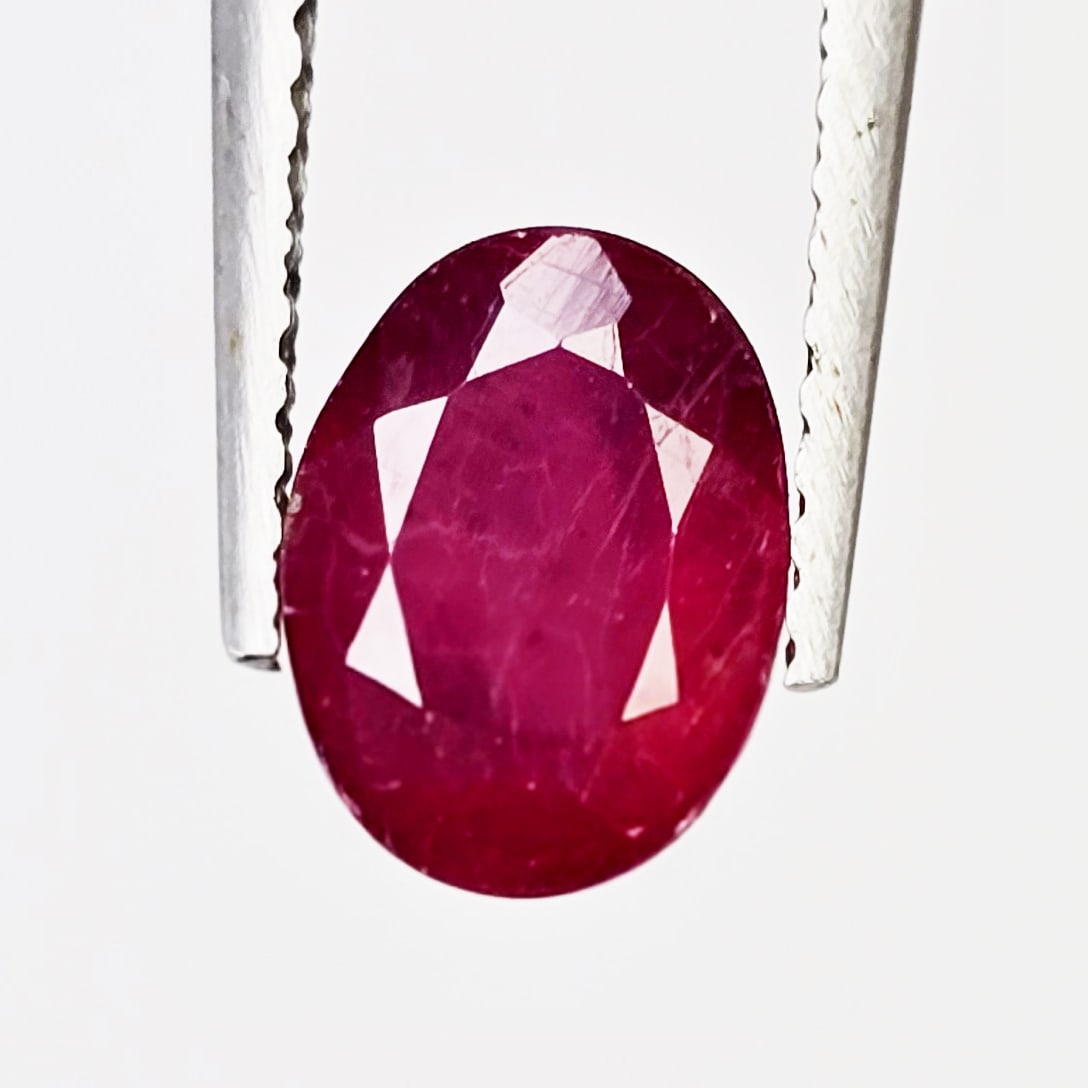 1.81 Ct Natural Mozambique Red Ruby: Gemstones: Natural Red RubyCarat Weights: 1.81 ct Size/Dimensions: 8 X 6 X 4 mmOrigin: MozambiqueTreatment: Glass Filled