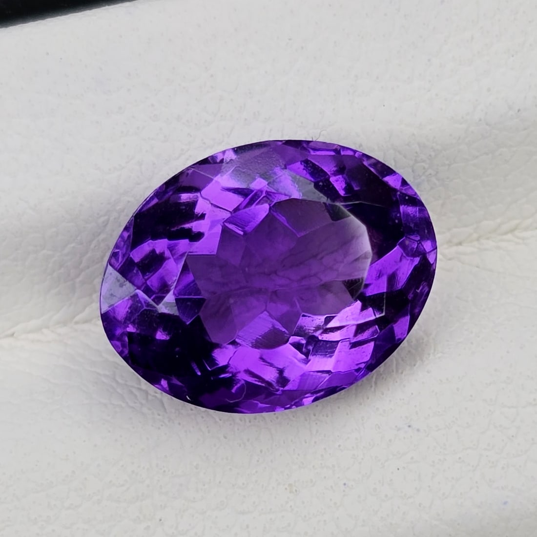 4.25 Ct "Top Quality" Natural Deep Purple African Amethyst: Gemstones: Natural Amethyst /Carat Weights: 4.25 Ct /Size or Dimensions: 11.60 X 9 X 6.90 mm / Treatment: No