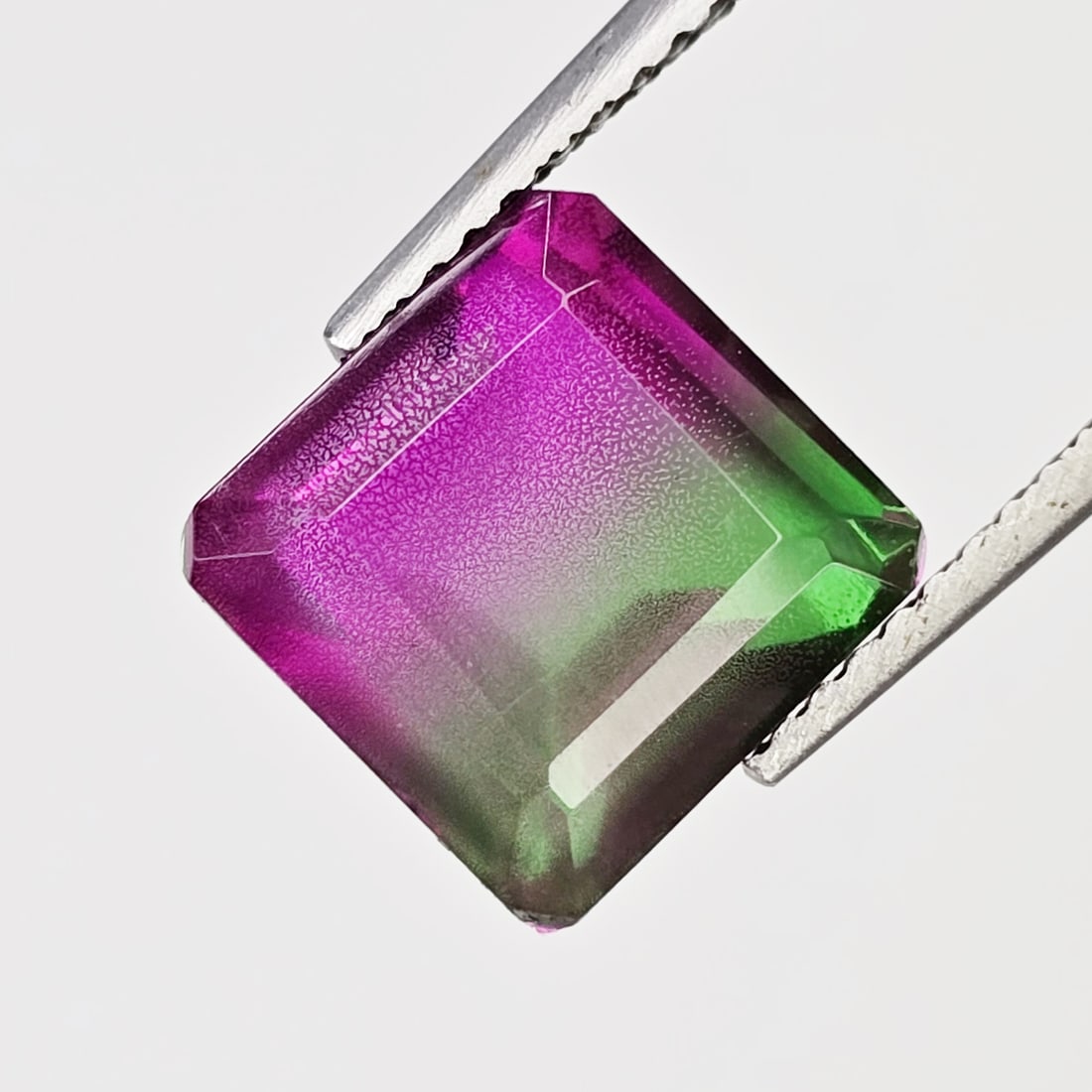 4.44 Ct "Beautiful" Watermelon Doublet Quartz: Gemstones: Natural Quartz /Carat Weights: 4.44 ct /Size or Dimensions: 9 X 9 mm Approx /Treatment: Doublet QuartzThis beautiful gemstone is crafted from two layers of natural quartz, forming a stunnin