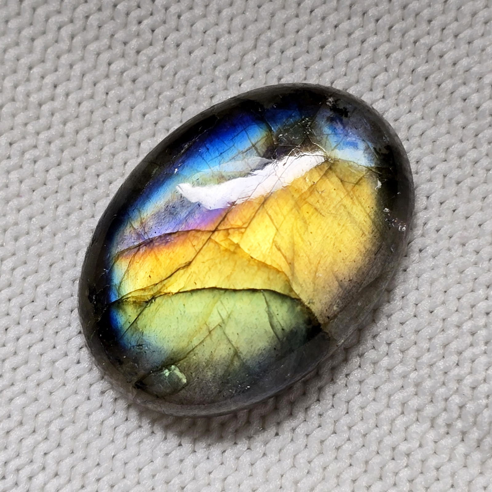 22.53 Ct "AAA Grade" Natural Multicolor Labradorite (1 of 3)
