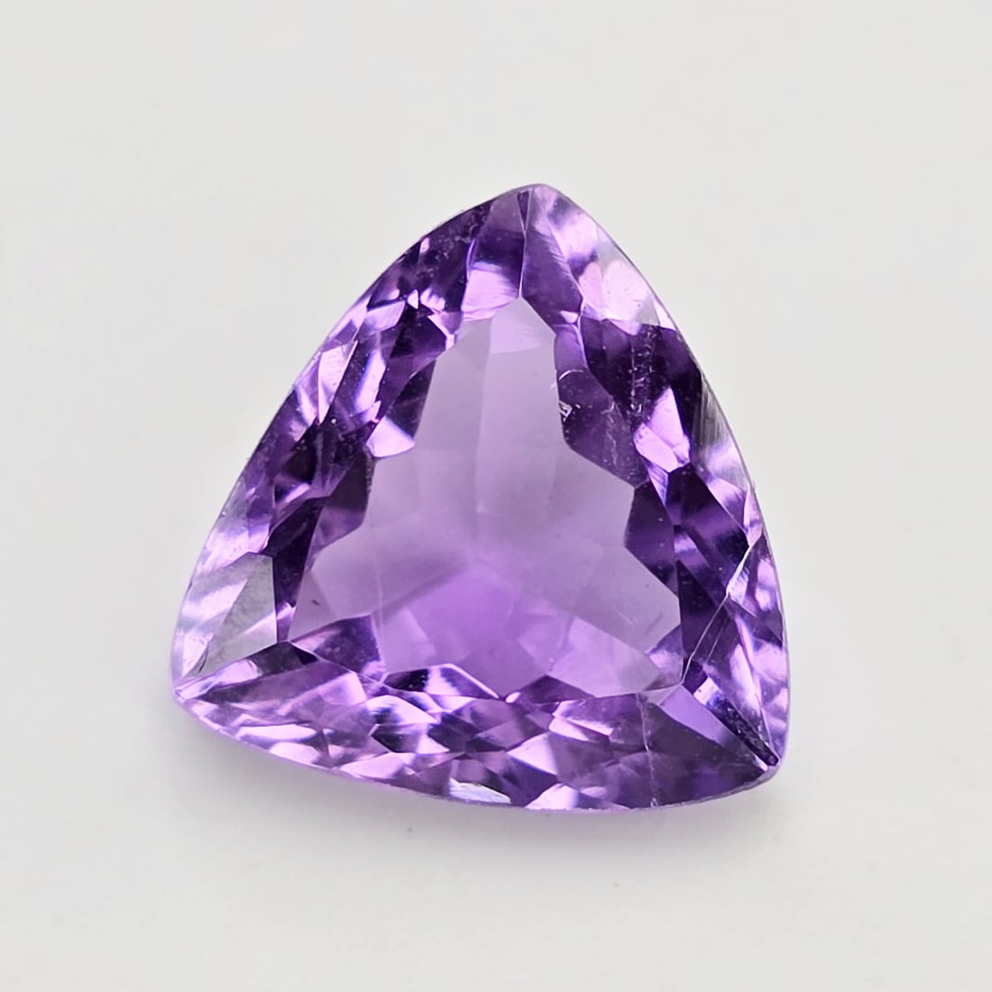 3.91 ct "Top Quality" Natural Purple Amethyst: Gemstones: Natural African Amethyst /Carat Weights: 3.91 ct /Size or Dimensions: 11 X 11 X 6 mm /Origin : Brazil