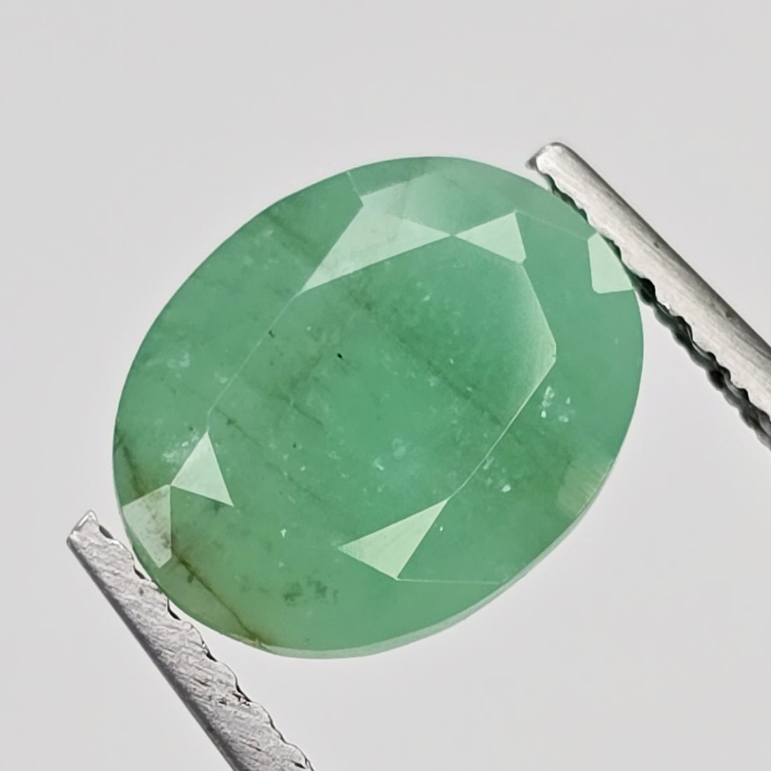 1.89 ct Natural Sakota Emerald: Gemstones: Natural Sakota Emerald /Carat Weights: 1.89 ct /Size or Dimensions: 9 X 7 mm Approx /Origin : Brazil
