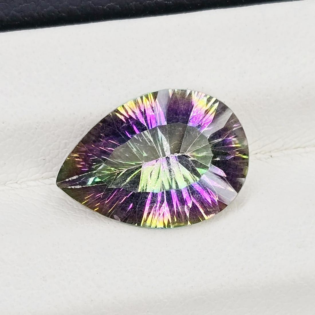 5.02 ct "Top Qulaity" Natural Rainbow Mystic Quartz Concave: Gemstones: Natural Mystic Quartz /Carat Weights: 5.02 ct /Size or Dimensions: 14 X 10 X 6 mm /Treatment: Coated