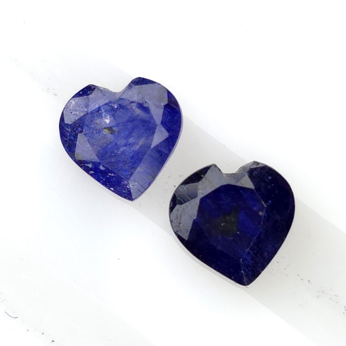 1.23 Ct Natural Blue Sapphire Heart Pair (1 of 4)