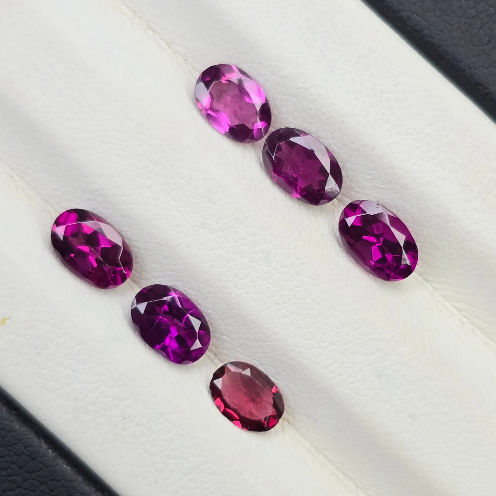 3.41 Ct Natural Rhodolite Garnet Oval Set (1 of 2)