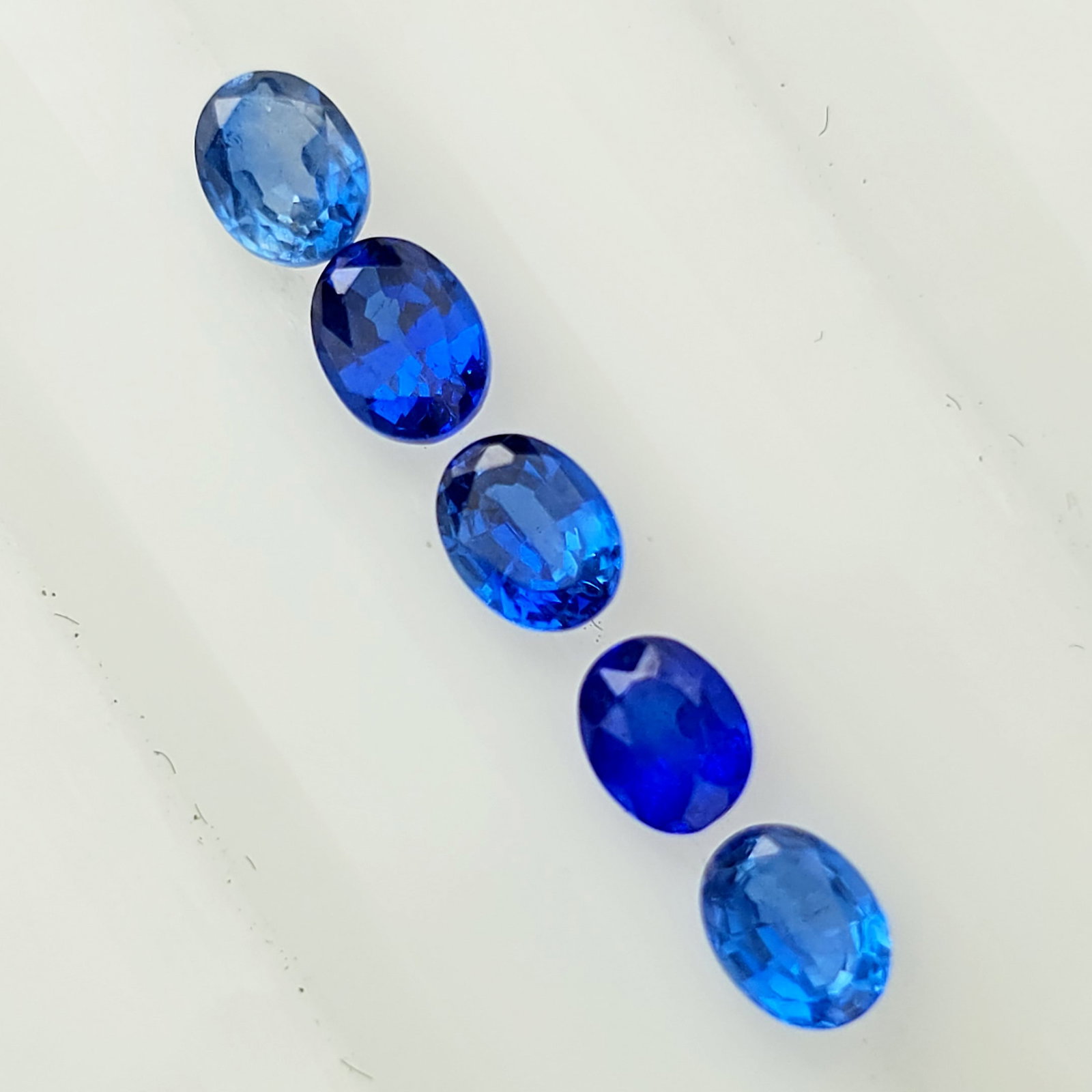 1.01 Ct Natural Blue Spinel Oval Set (1 of 2)