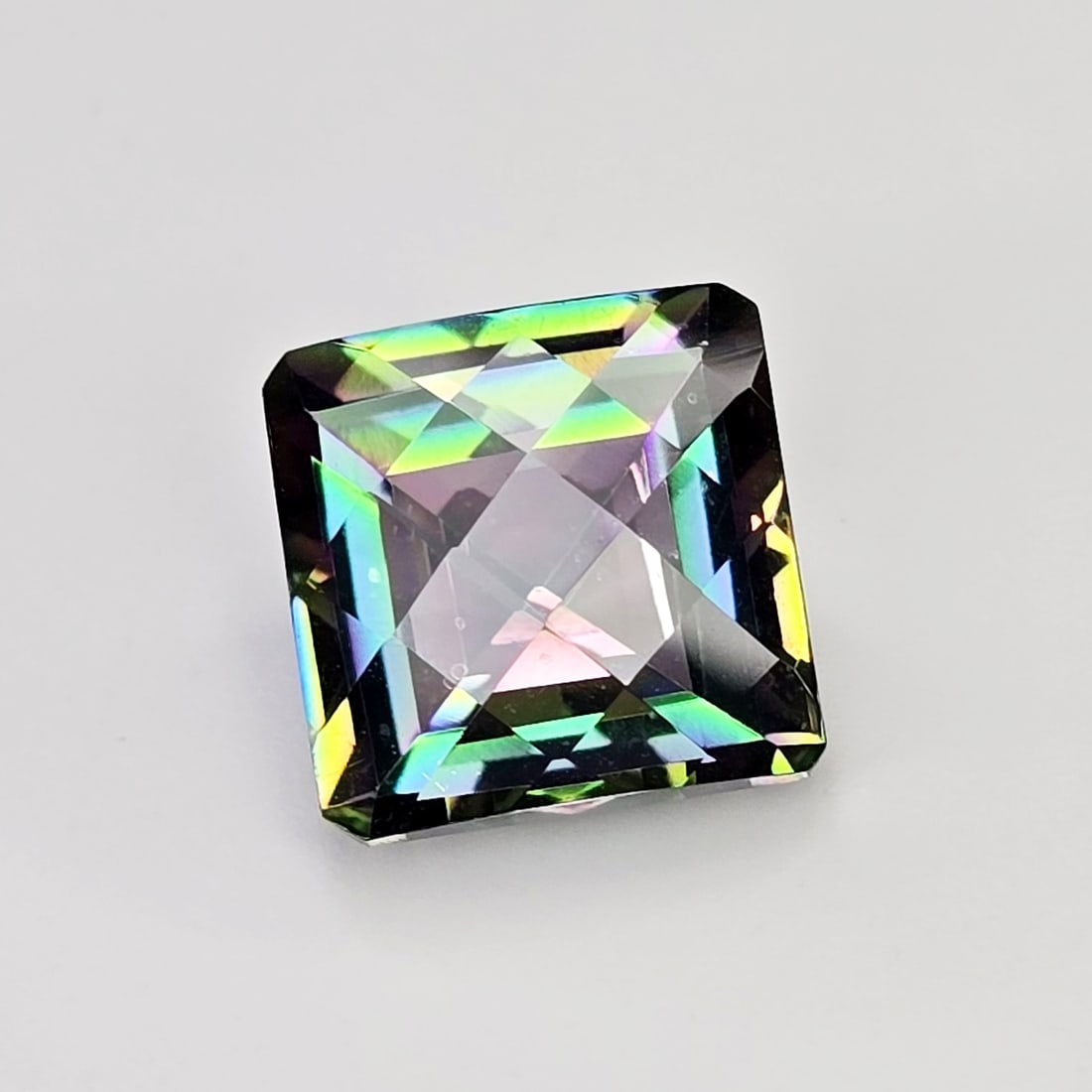 8.80 ct "Top Qulaity" Natural Rainbow Mystic Quartz: Gemstones: Natural Mystic Quartz /Carat Weights: 8.80 ct /Size or Dimensions: 12 X 12 X 8 mm /Treatment: Coated