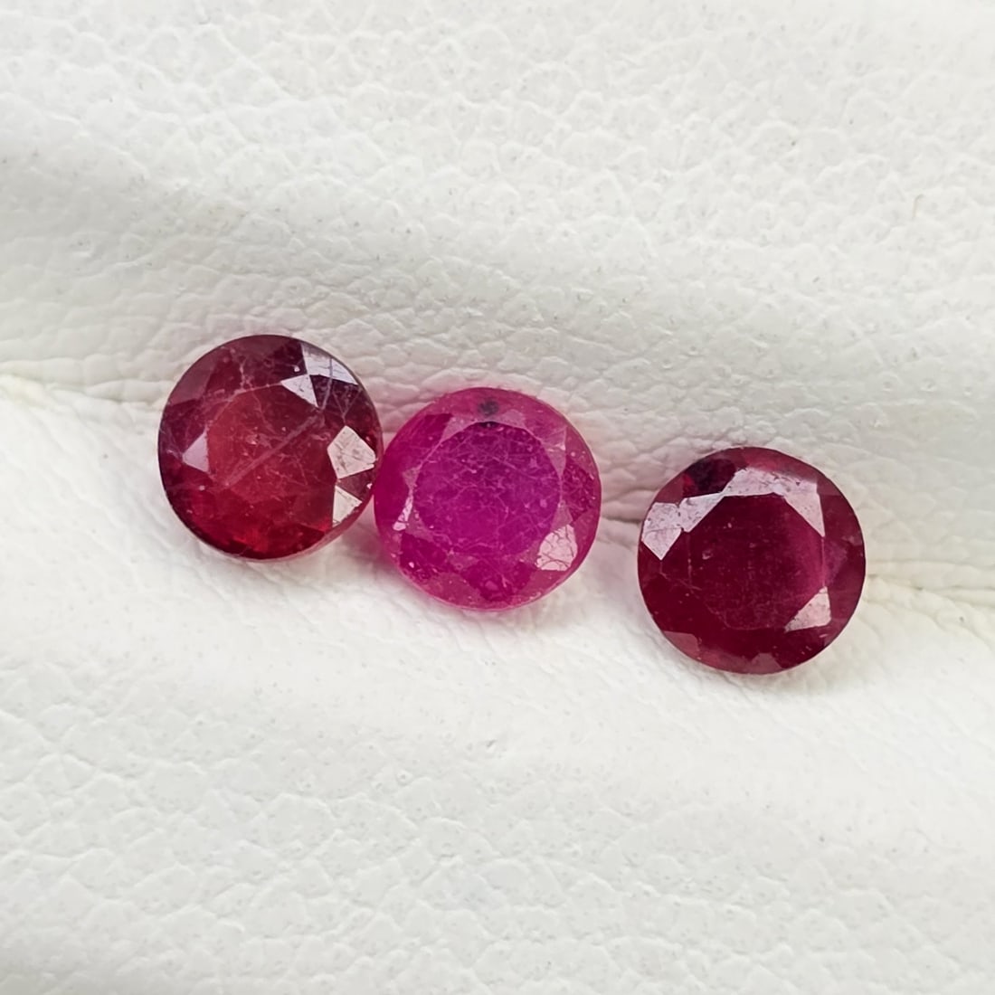 1.17 Ct Natural Mozambique Red Ruby Set (1 of 2)