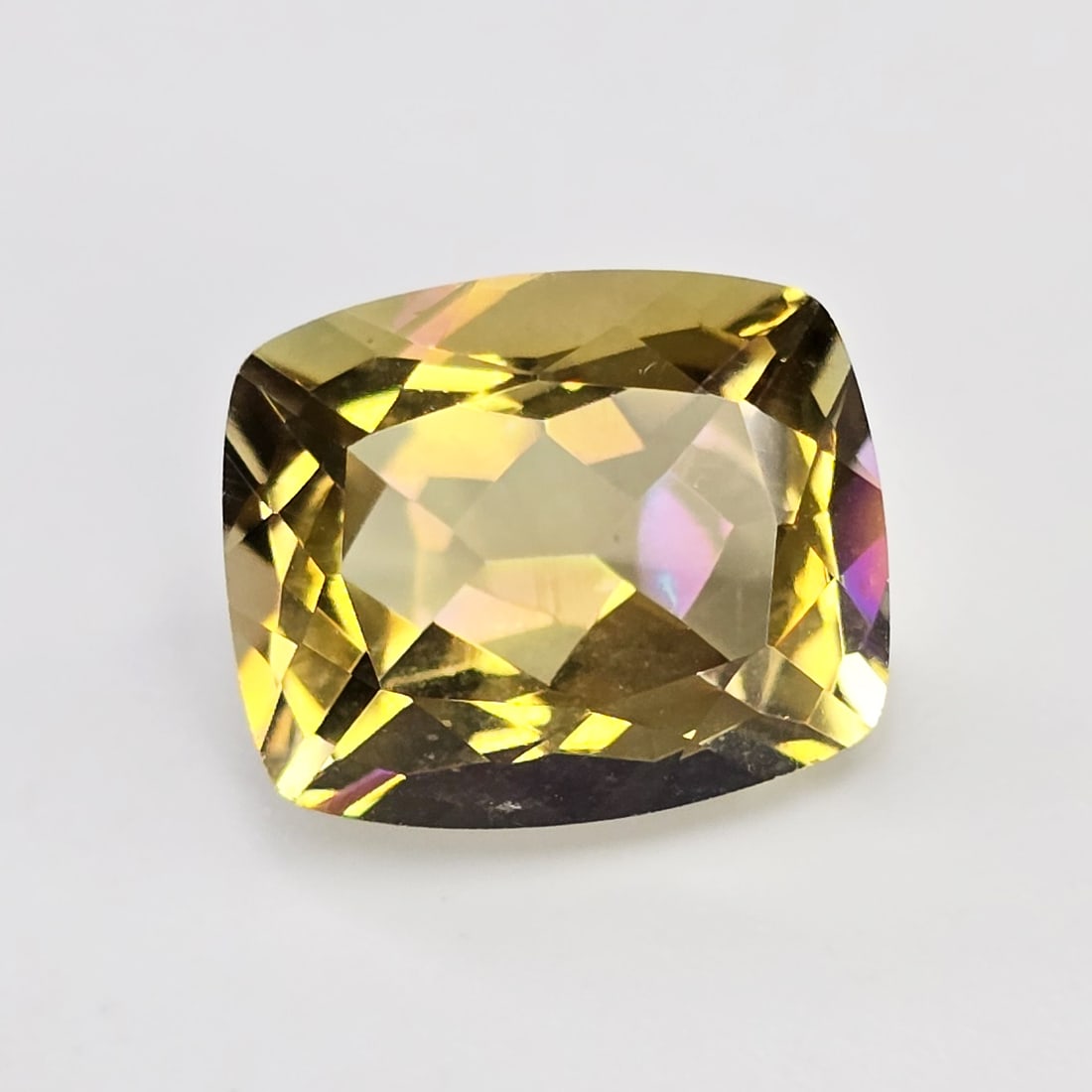 5.44 ct "Top Qulaity" Natural Yellow Mystic Quartz (1 of 3)