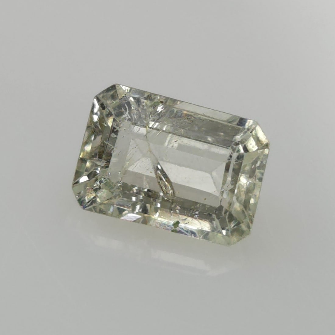 0.91 Ct Natural Aquamarine (1 of 4)