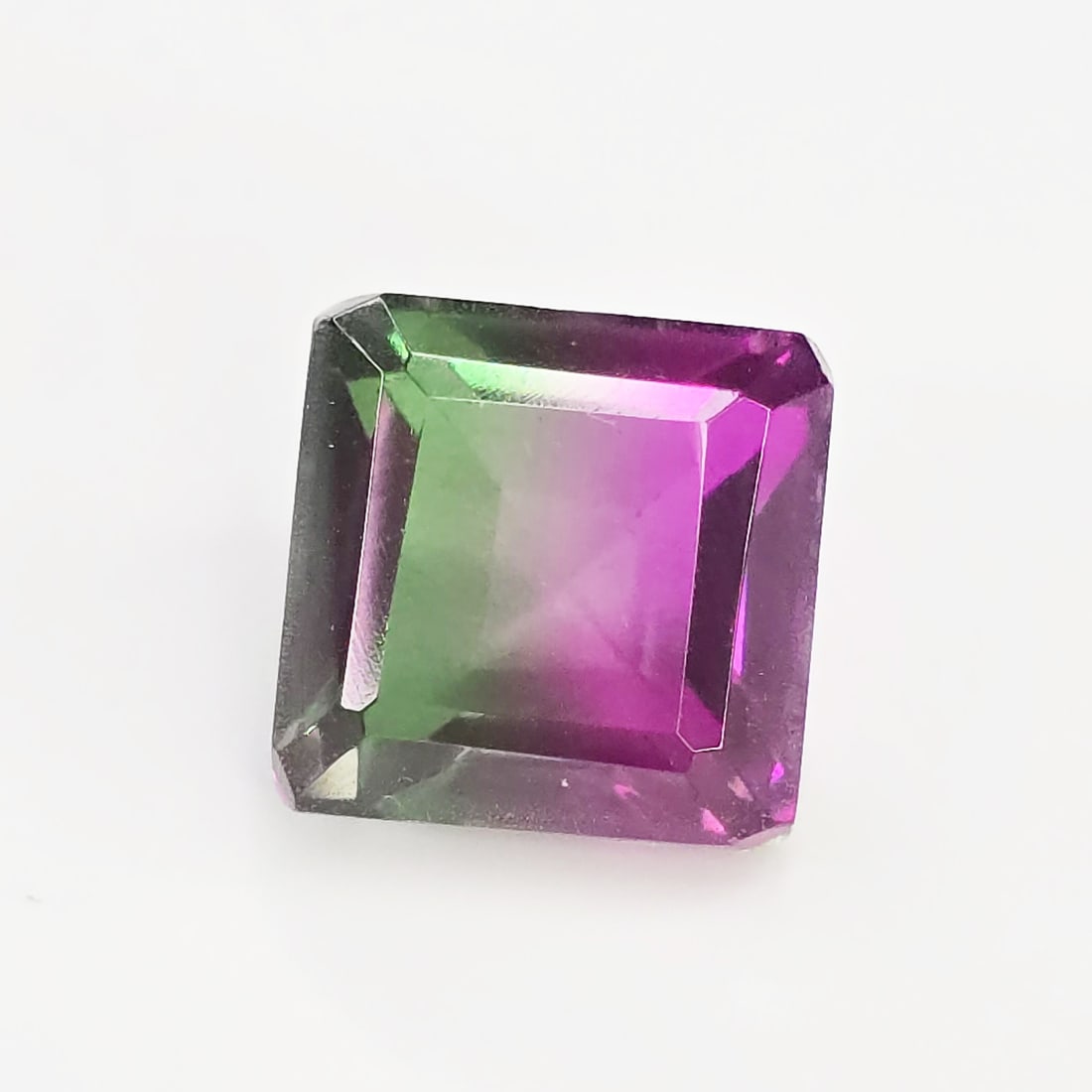 4.44 Ct "Beautiful" Watermelon Doublet Quartz: Gemstones: Natural Quartz /Carat Weights: 4.44 ct /Size or Dimensions: 9 X 9 mm Approx /Treatment: Doublet QuartzThis beautiful gemstone is crafted from two layers of natural quartz, forming a stunnin