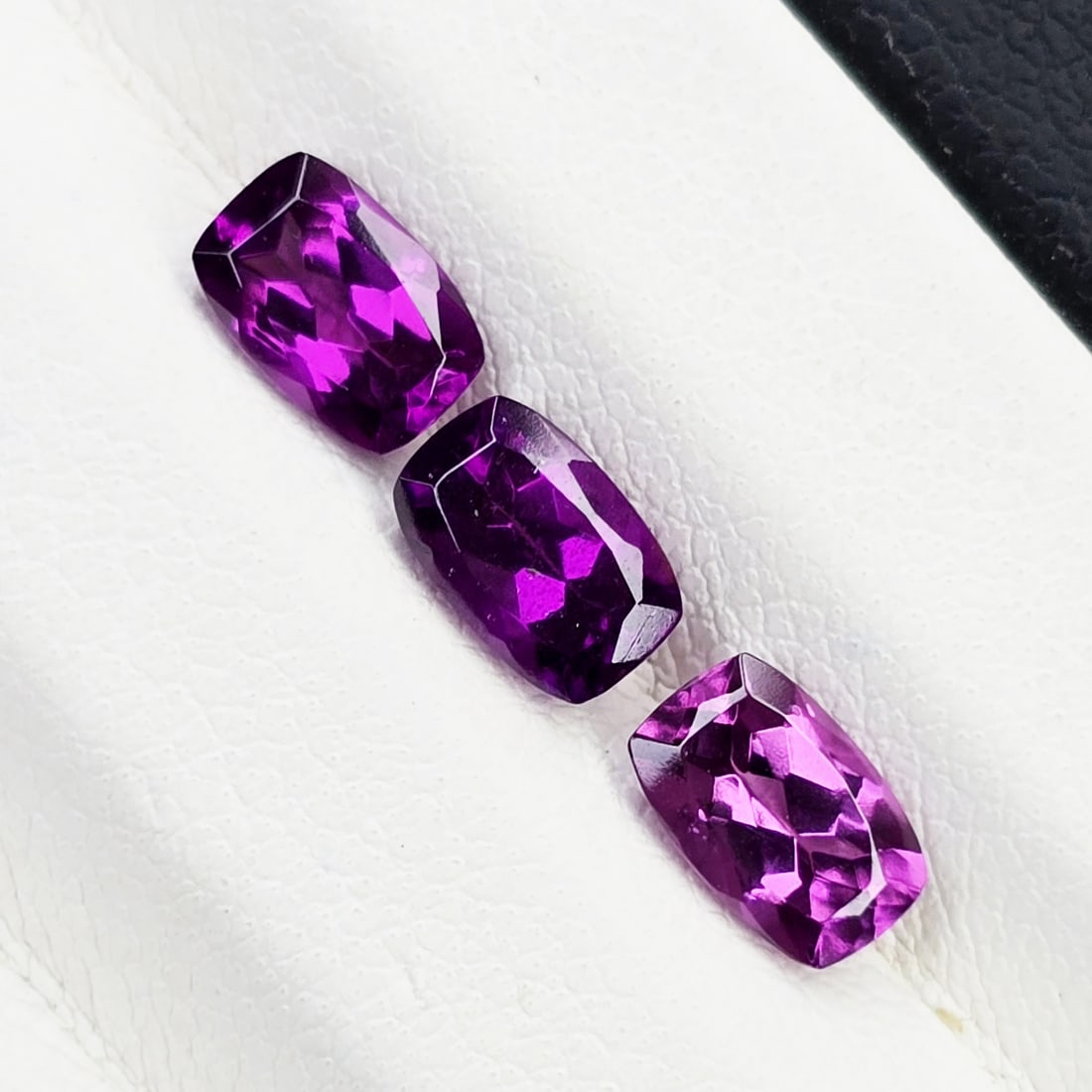 2.42 Ct Natural Rhodolite Garnet Cushion Set: Gemstones: Rhodolite Garnet /Carat Weights: 2.42 ct /Size or Dimensions: 6 X 4 X 3.50 mm