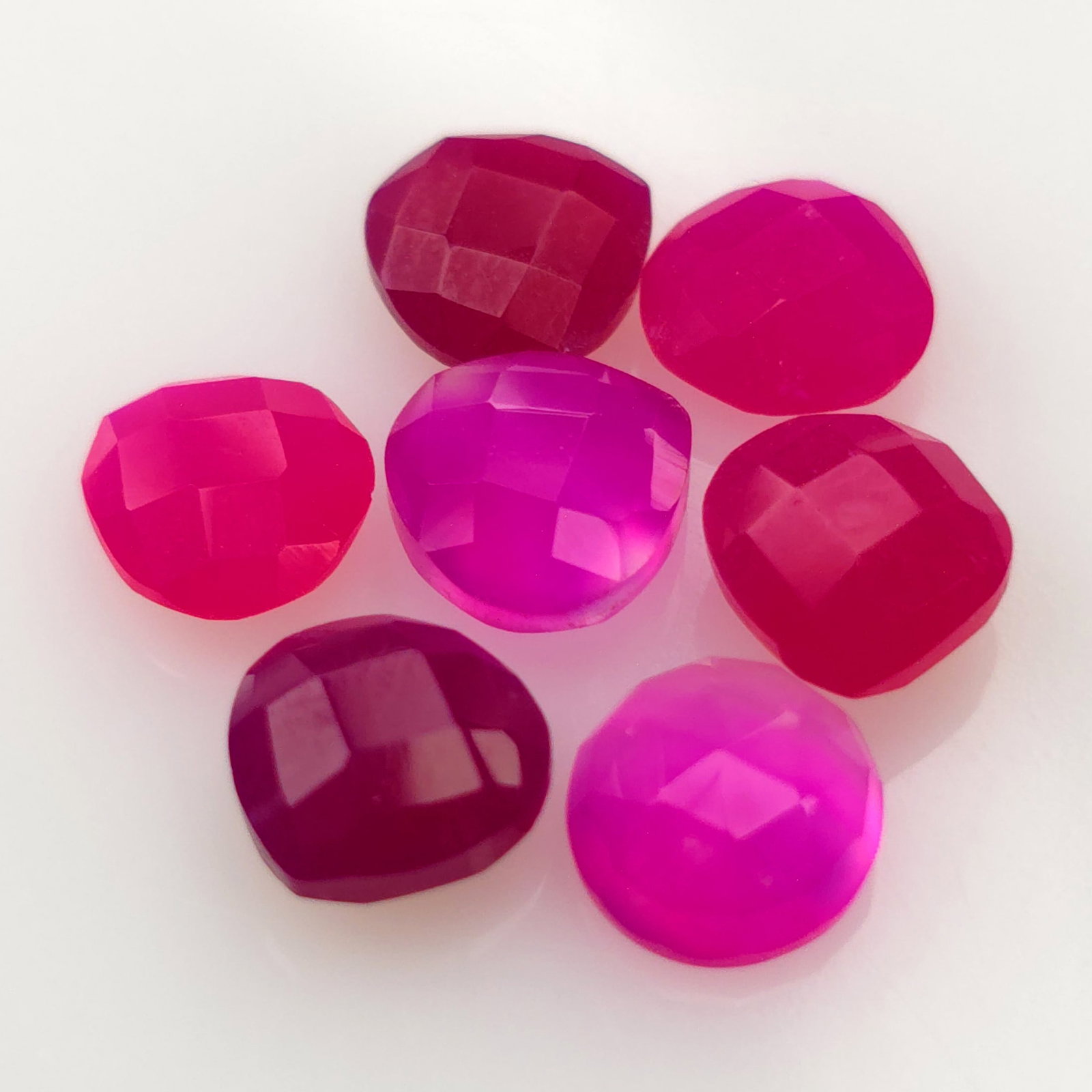5.26 ct Natural Pink Onyx Set: Gemstones: Natual Pink Onyx /Carat Weights: 5.26 ct /Size or Dimensions: 6 X 6 mm
