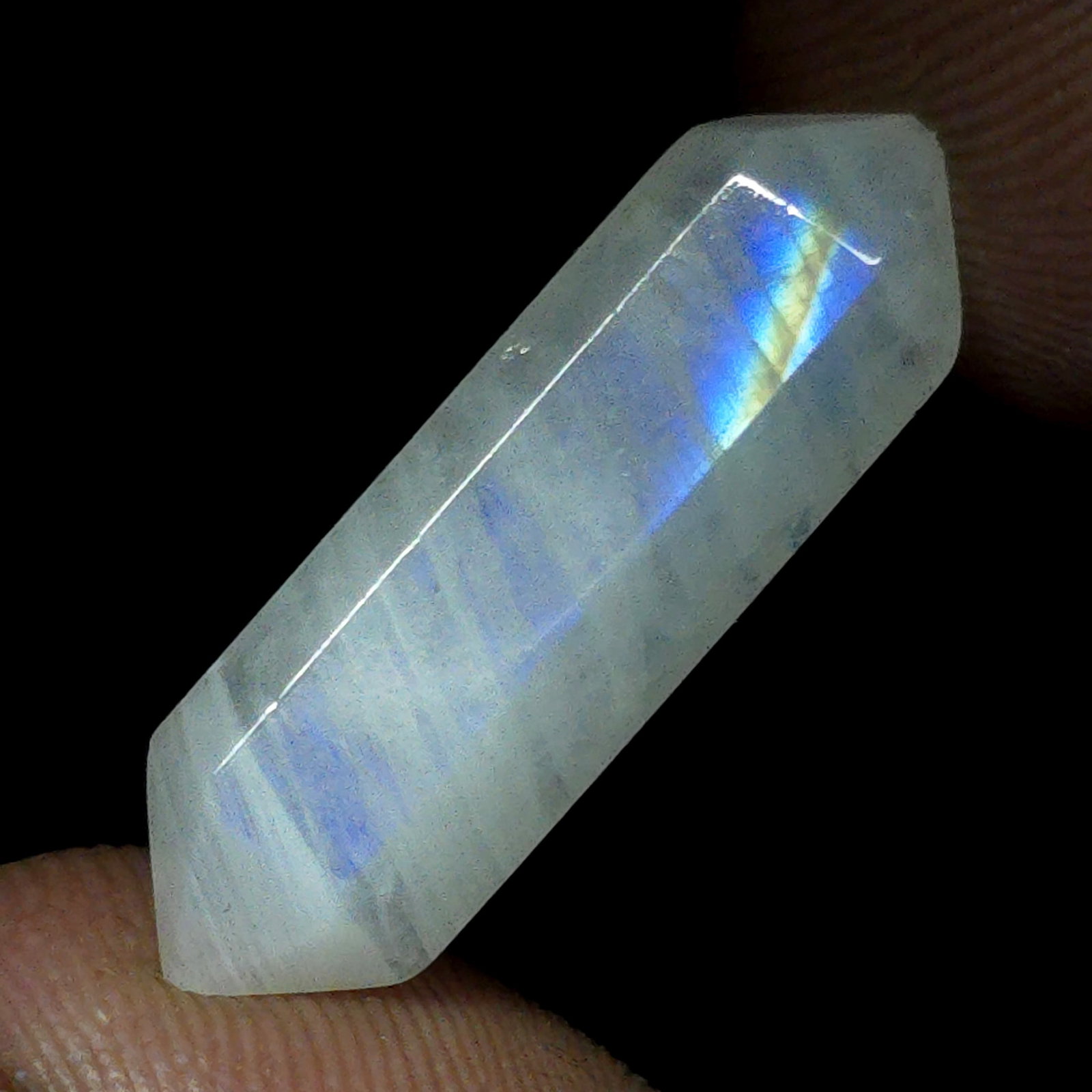 11.24 Ct Natural Blue Moonstone Pencil: Gemstones: Natural Blue Moonstone /Carat Weights: 11.24 Ct /Size or Dimensions: 25 X 7 mm Approx