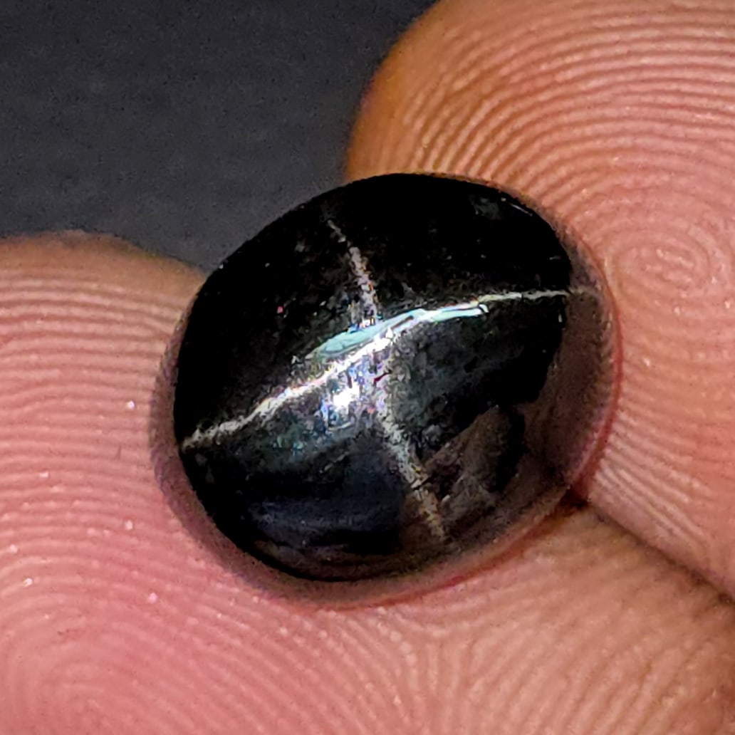 7.26 Ct Natural Star Diopside Oval: Gemstones: Natural Star Diopside /Carat Weights: 7.26 ct /Size or Dimensions: 12 X 10 X 6.50 mm Approx