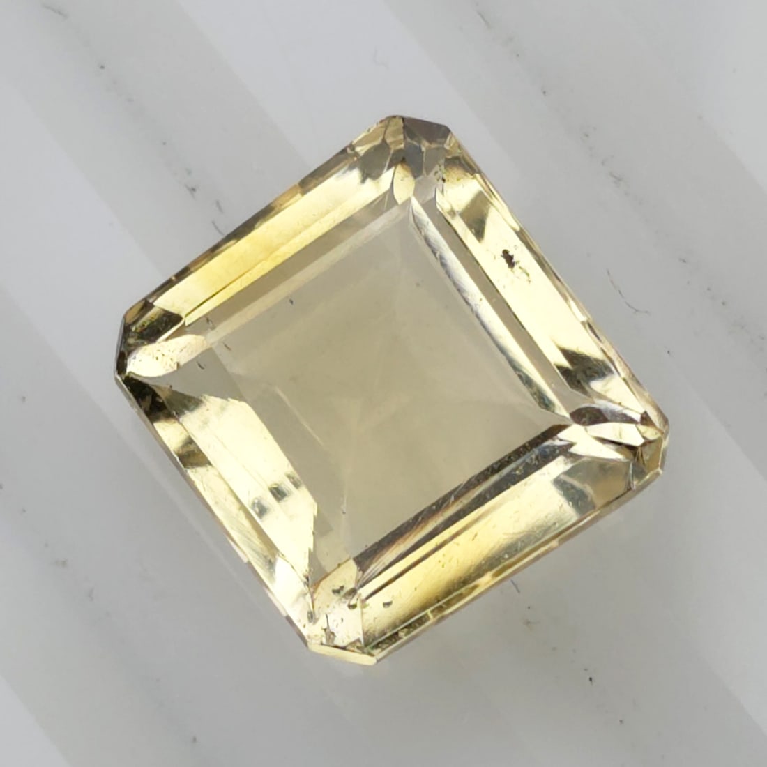 5.25 Ct Natural Citrine: Gemstones: Natural Citrine /Carat Weights: 5.25 Ct /Size or Dimensions: 10.60 X 10 X 6.40 mm Approx