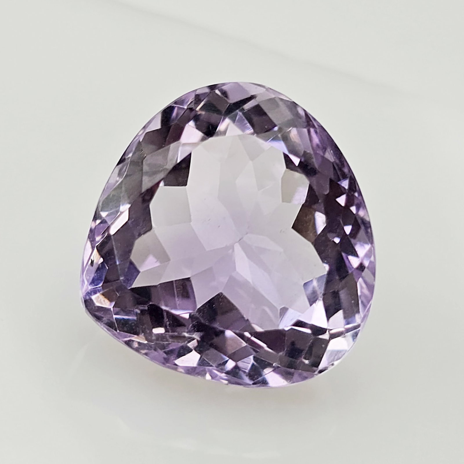 18.10 ct "Top Quality" Brazilian Natural Pink Amethyst: Gemstones: Natural Brazil Amethyst /Carat Weights: 8.10 ct /Size or Dimensions: 17.70 X 17 X 11 mm /Origin : Brazil