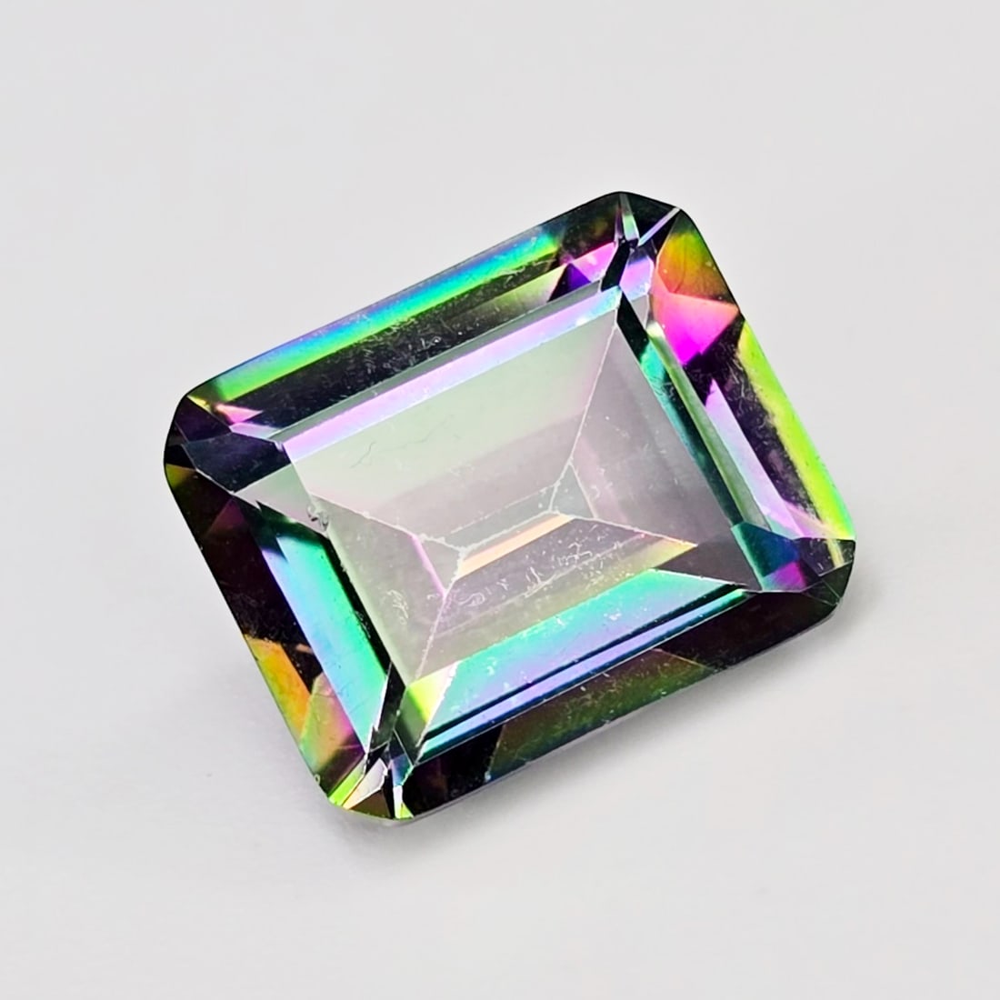 6.68 ct "Top Qulaity" Natural Rainbow Mystic Quartz: Gemstones: Natural Mystic Quartz /Carat Weights: 6.68 ct /Size or Dimensions: 12 X 10 X 5.60 mm /Treatment: Coated