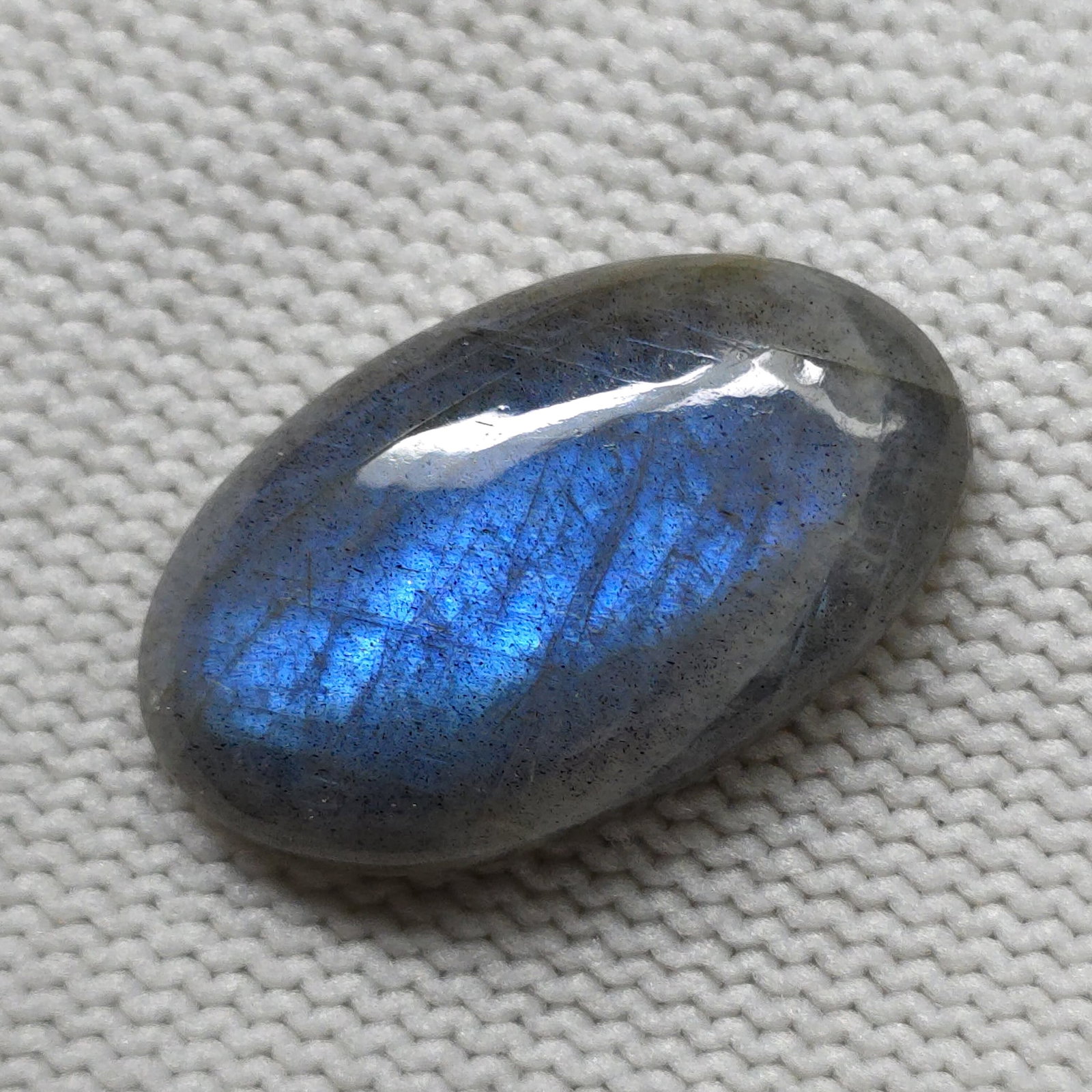 15.69 Ct Natural Blue Flash Labradorite (1 of 4)