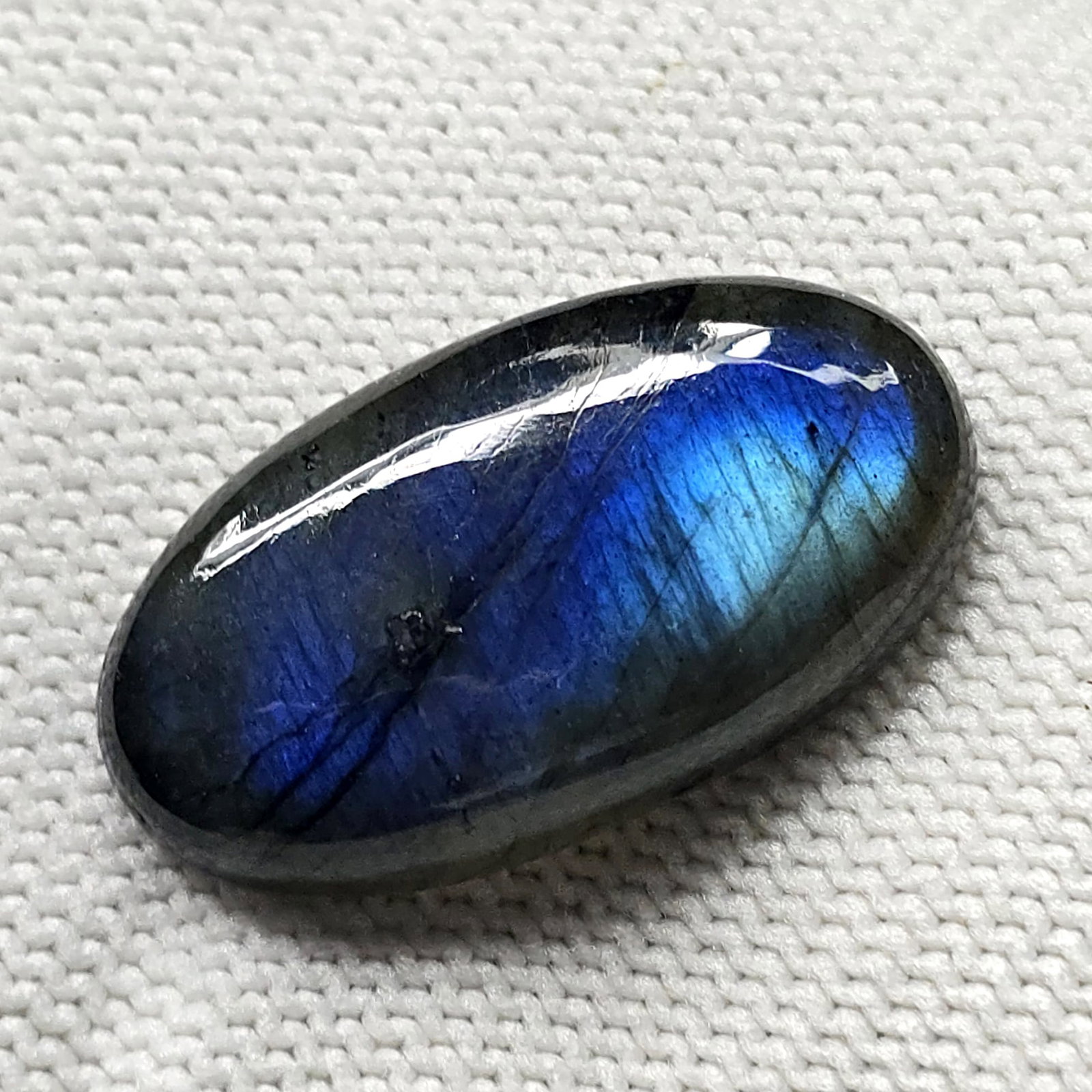 29.54 Ct Natural Blue Flash Labradorite (1 of 4)