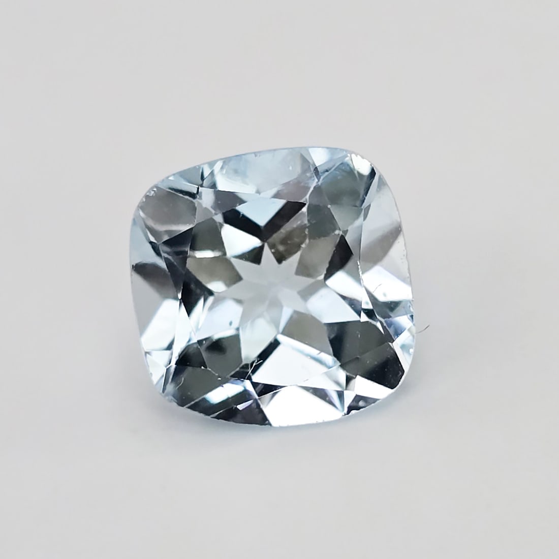 3.18 ct Natural Blue Topaz: Gemstones: Natural Blue Topaz /Carat Weights: 3.18 ct /Size or Dimensions: 9 X 9 mm /Treatment: Irradiated