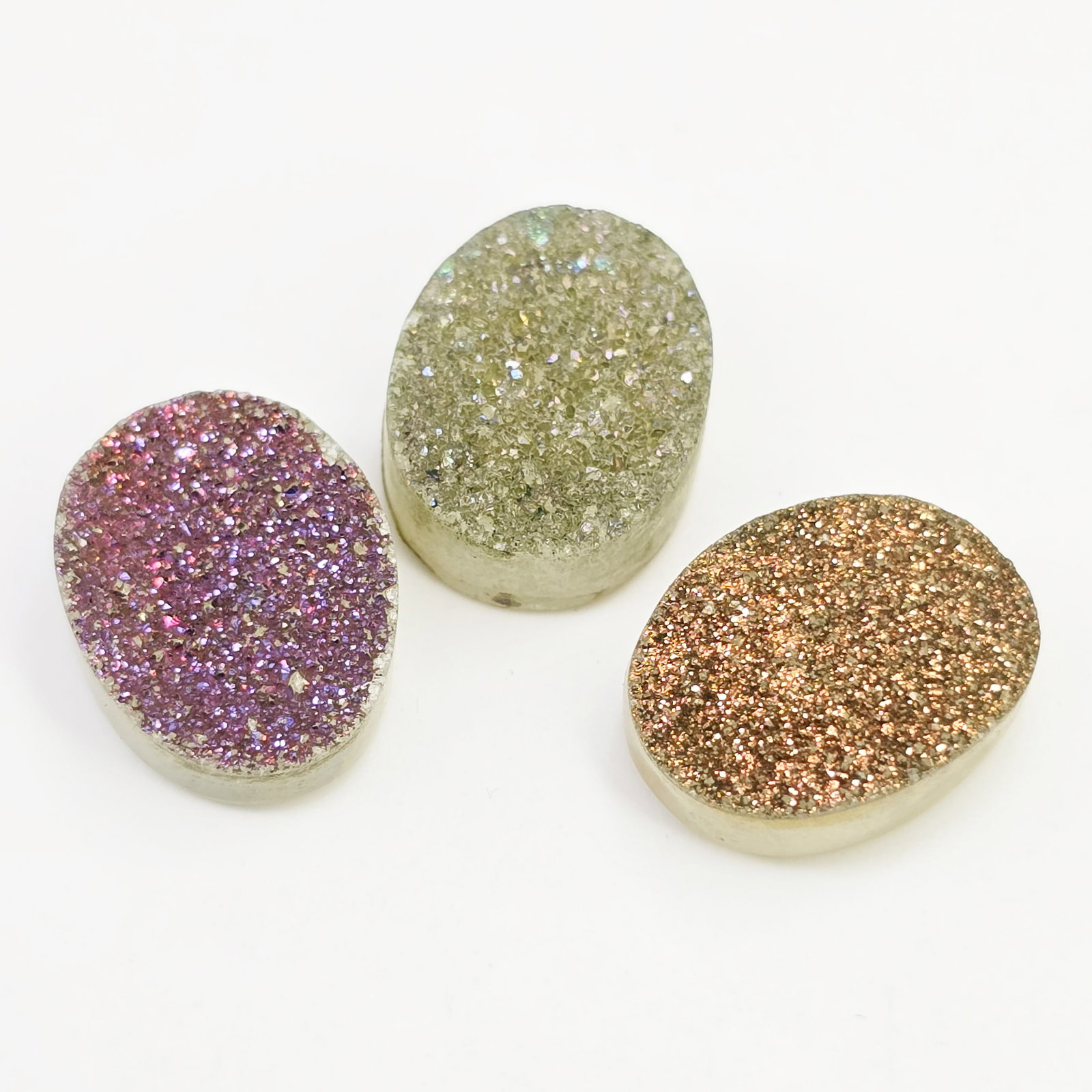 26.15 ct Natural Good Druzy: Gemstones: Druzy /Carat Weights: 26.15 ct /Size or Dimensions: 16 X 12 mm /Treatment: Dyed