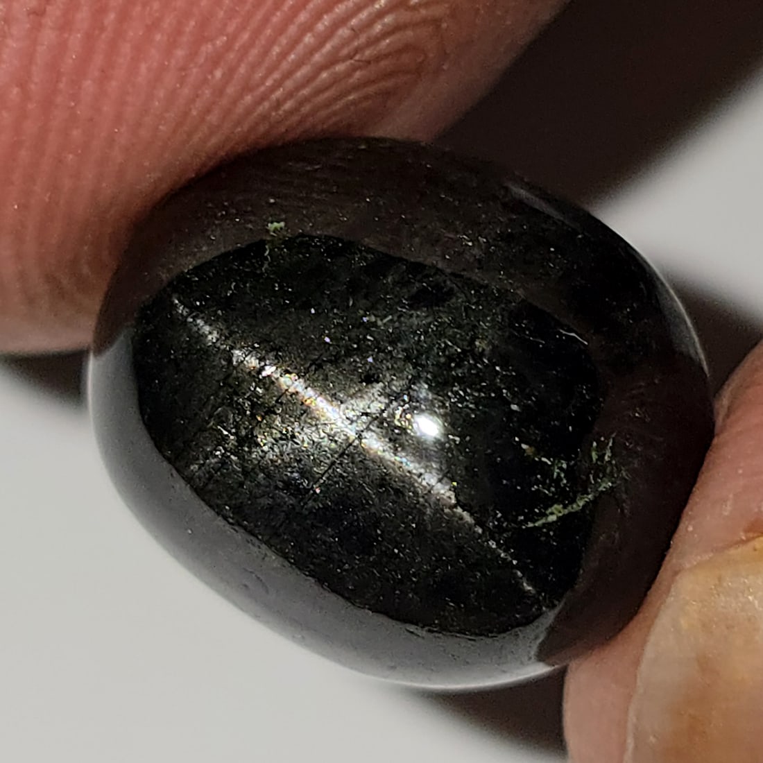 8.93 Ct Natural Star Diopside Oval: Gemstones: Natural Sar Diopside /Carat Weights: 8.93 ct /Size or Dimensions: 13 X 11 X 7 mm Approx