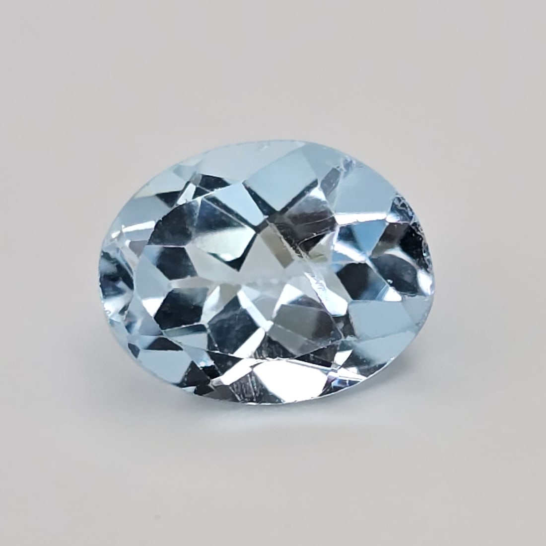 2.10 ct Natural Blue Topaz: Gemstones: Natural Blue Topaz /Carat Weights: 2.10 ct /Size or Dimensions: 9 X 7 X 4.60 mm /Treatment: Irradiated