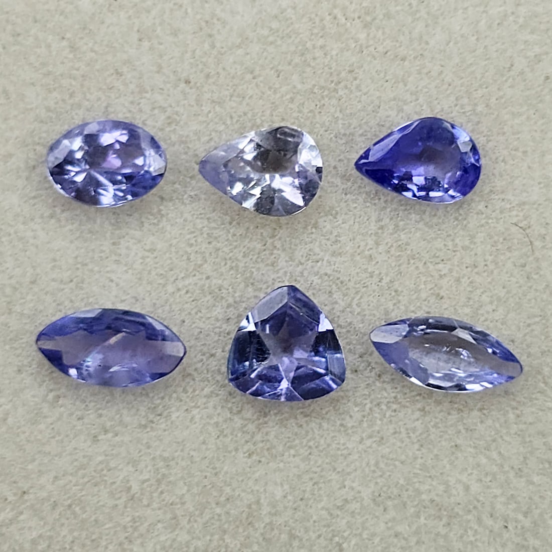 0.78 Ct Natural Tanzanite Set (1 of 5)
