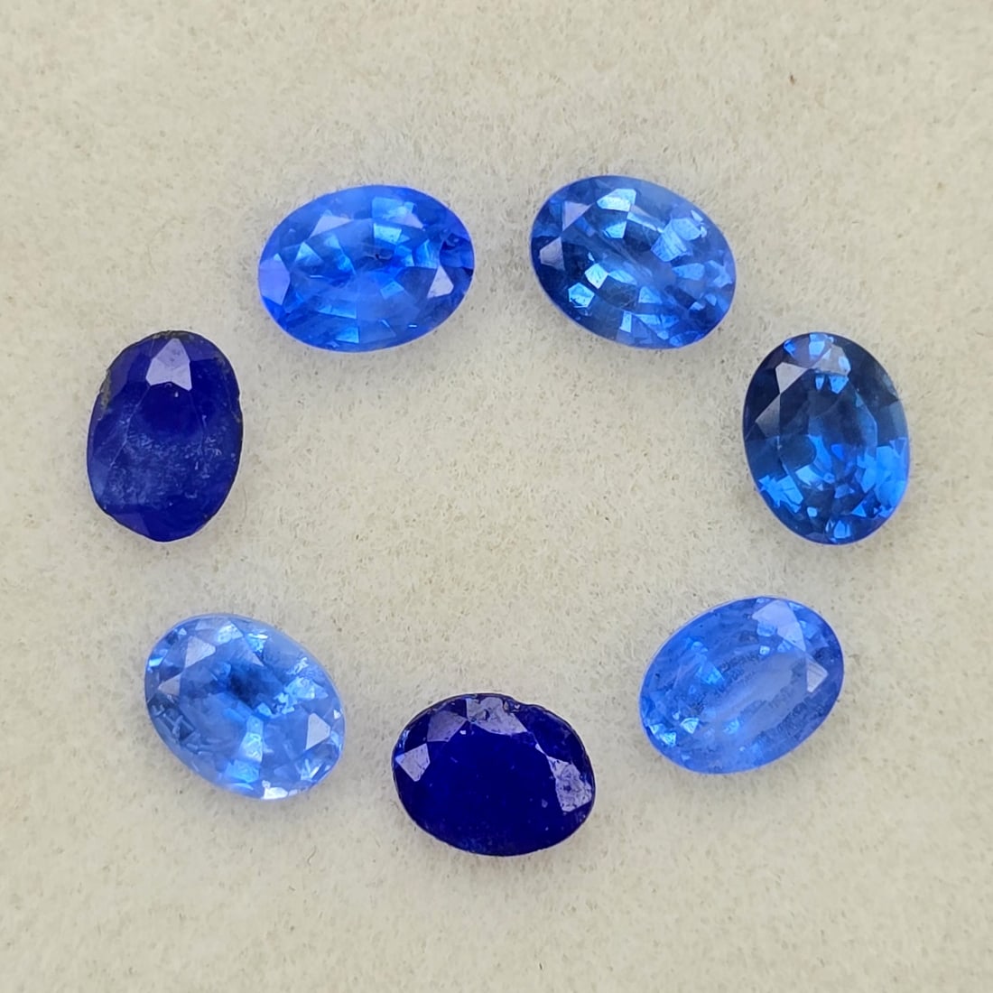 1.52 Ct Natural Blue Spinel Oval Set: Gemstones: Natural Spinel /Carat Weights: 1.52 ct /Size or Dimensions: 4 X 3 mm Approx