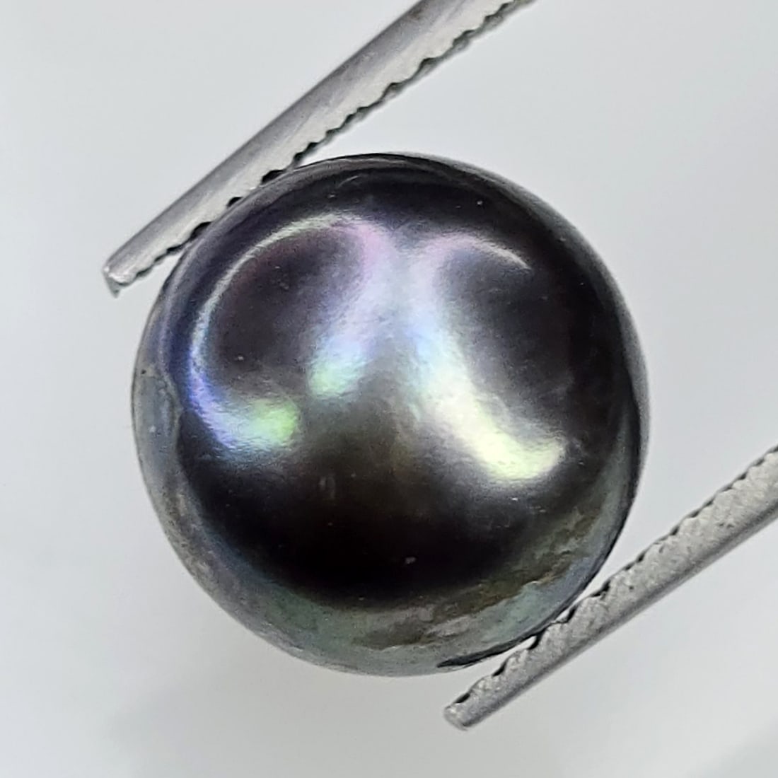 6.10 ct "Rare" Natural Black Tahitian Pearl: Gemstones: Natural Tahitian Pearl /Carat Weights: 6.10 ct /Size or Dimensions: 10 X 10 mm Approx