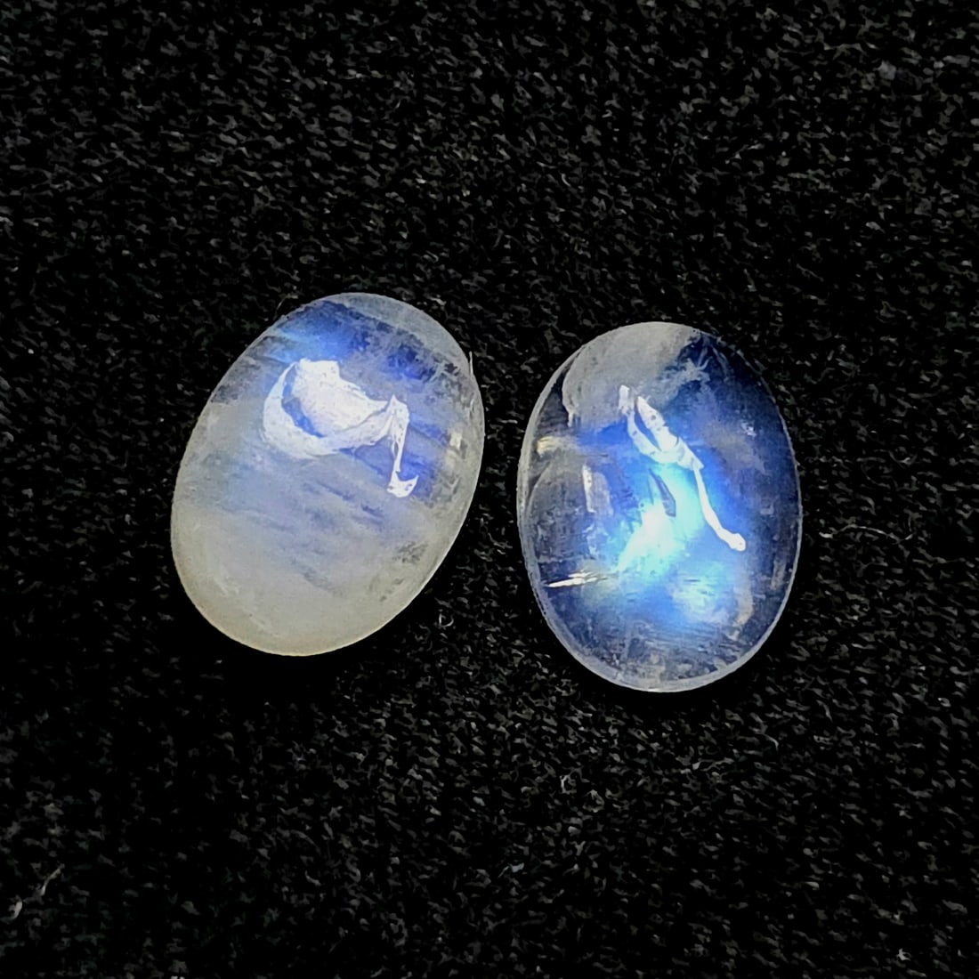 2.66 Ct Natural Royal Blue Moonstone Pair: Gemstones: Natural Blue Moonstone /Carat Weights: 2.66 Ct /Size or Dimensions: 8 X 6 mm