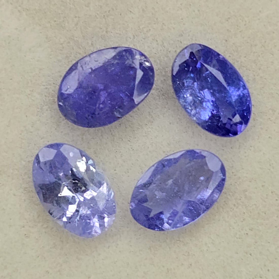 1.89 Ct Natural Tanzanite Oval Set (1 of 2)