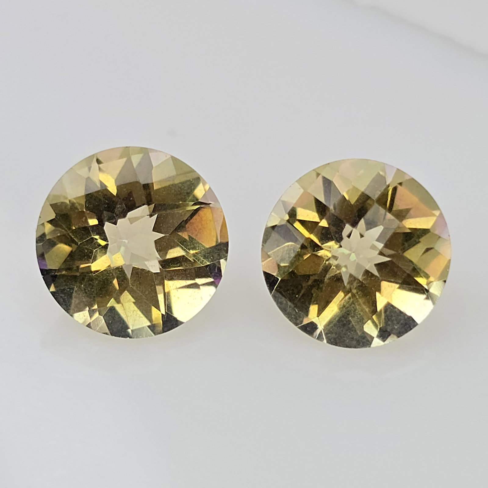 6.23 ct "Top Qulaity" Natural Yellow Mystic Quartz Pair: Gemstones: Natural Mystic Quartz /Carat Weights: 6.23 ct /Size or Dimensions: 10 X 10 mm /Treatment: Coated