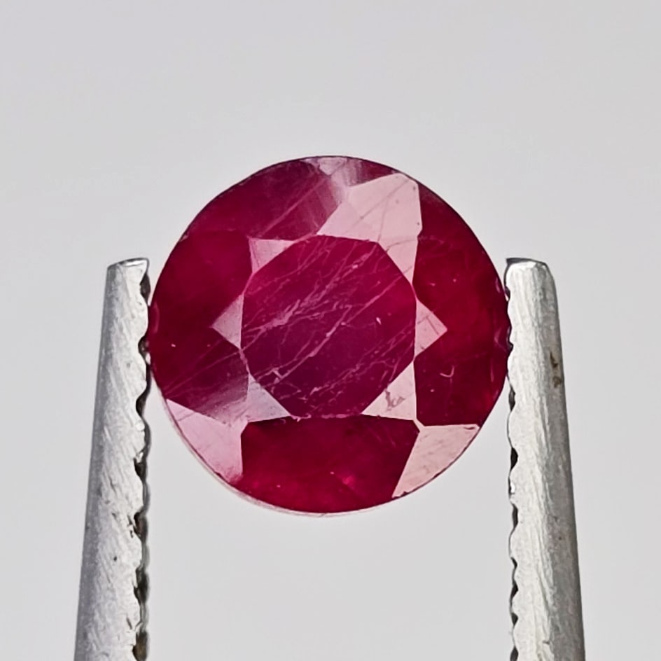 0.93 Ct Natural Mozambique Red Ruby (1 of 3)
