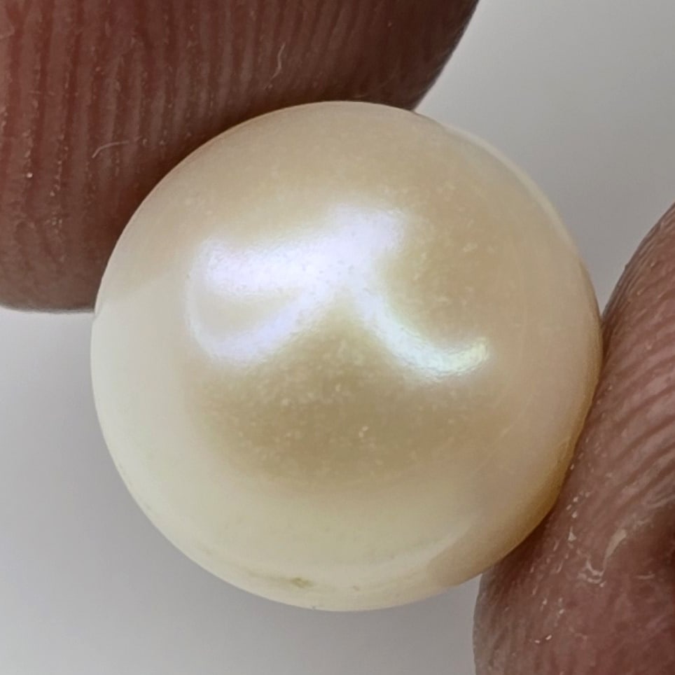 5.90 ct Natural Fresh Water Pearl: Gemstones: Natural Fresh Water Pearl /Carat Weights: 5.90 ct /Size or Dimensions: 10 X 10 mm Approx